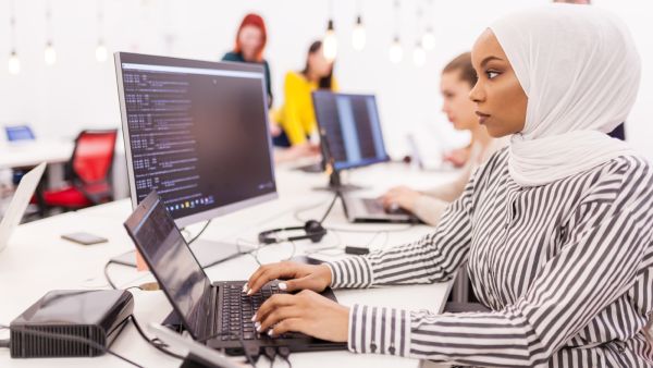 حظك اليوم وتوقعات الأبراج السبت 8 نيسان/أبريل 2023