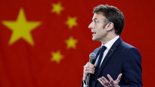 الرئيس الفرنسي إيمانويل ماكرون ضد جر الاتحاد الأوروبي إلى الصراع على تايوان