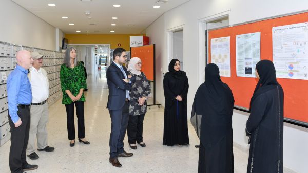 قسم اللغات والآداب بجامعة الإمارات ينظم مسابقة "عرض أبحاث الطالبات"