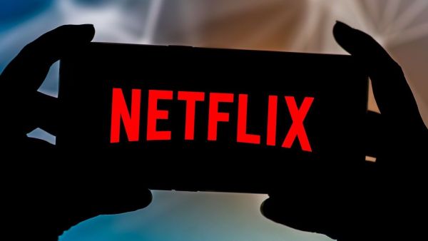 Netflix reports $1.31B in profits and ends DVD rental service