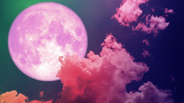 كيف سيؤثر القمر الوردي على برجك؟