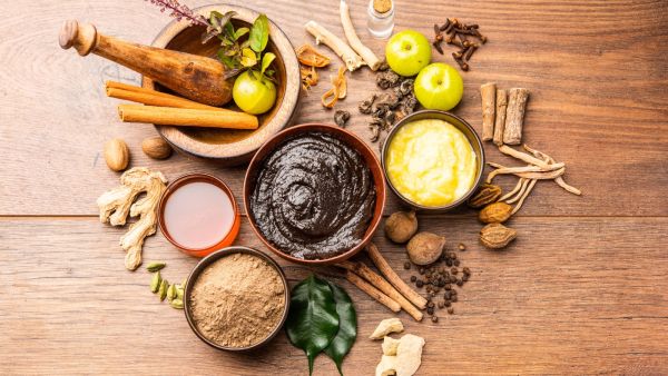 علاجات الايورفيدا المنزلية لعلاج الإمساك طبيعياً
