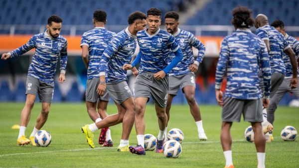 الهلال يواجه الوحدة اليوم (المصدر: أ ف ب)