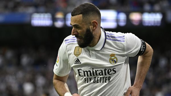 بنزيمة يقود ريال مدريد لانتصار جديد (Photo by JAVIER SORIANO / AFP)