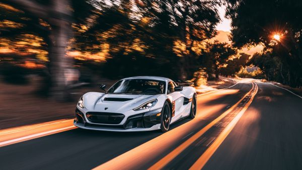 نيفيرا على الطريق ’الحبتور للسيارات‘ و’ريماك أوتوموبيلي‘ تعلنان عن شراكة ستتوفر من خلالها مركبات ’ريماك‘ الكهربائية عالية الأداء في الإمارات