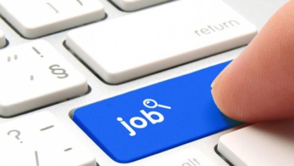 Davos Report Warns of Massive Labor Market Disruptions Due to Economic Slowdown and AI Dependence