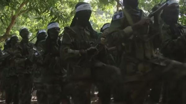 17 قتيلا بهجوم لحركة الشباب على قاعدة للجيش وسط الصومال
