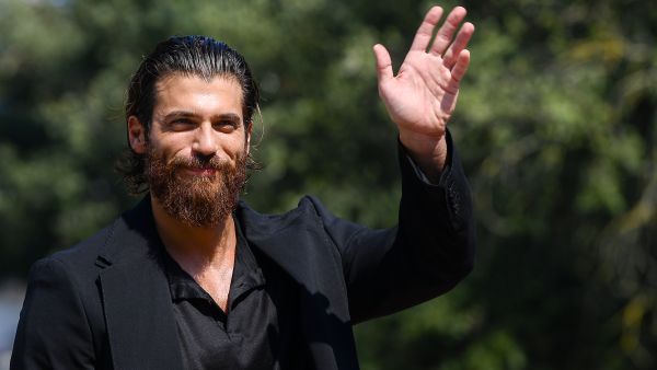 Can Yaman supports women by signing their boobs