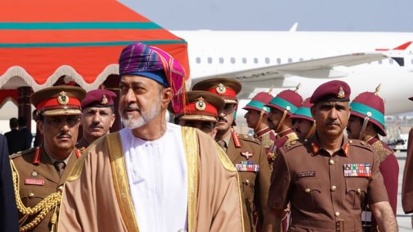 سلطان عمان هيثم بن طارق