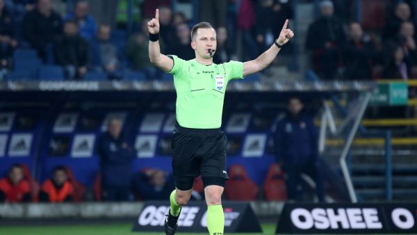 الـ "VAR"  في امتحانات الثانوية المصرية