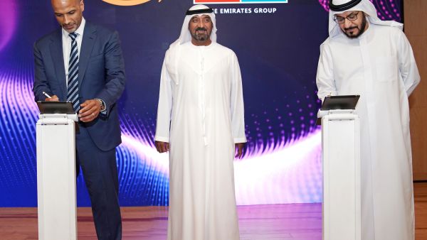 تعاون بين مجموعة الإمارات و"أمازون ويب سيرفيسيز" لإبداع عالم رقمي غامر