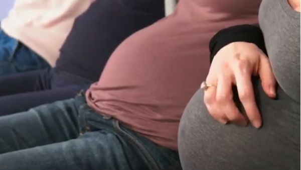 صدمة في بريطانيا بعد اعتقال نيجيري تسبب في حمل زوجته وامها واختها