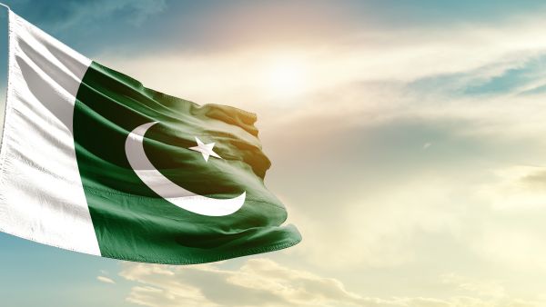 13 killed in Pakistan security base attack