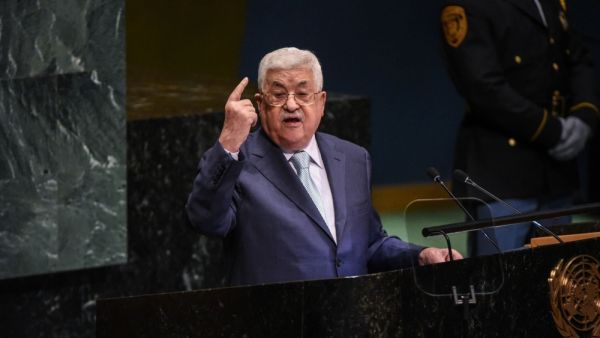 قال الرئيس الفلسطيني ان الدولة التي يعتبرها العالم الديمقراطية الوحيدة في المنطقة هي التي ارتكبت النكبة 