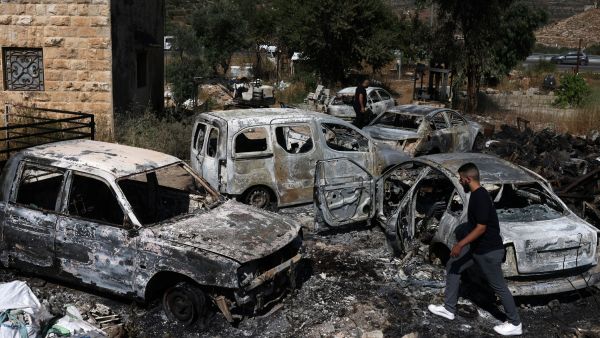 شهيد في ترمسعيا والمستوطنون يحرقون القرية انتقاما لعملية ايلي