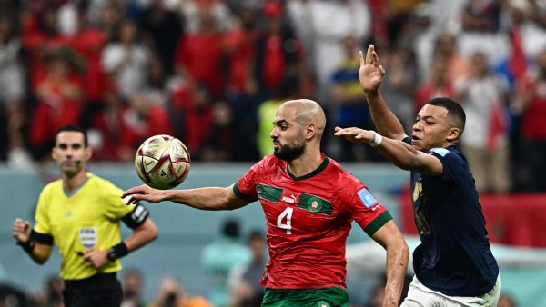 سفيان أمرابط (Photo by GABRIEL BOUYS / AFP)
