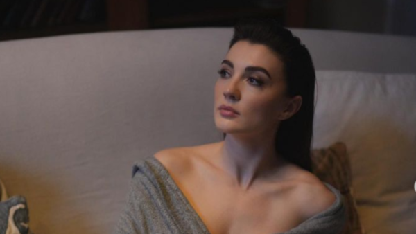 Picture: Burcu Özberk wears tiny bikini on vacation 