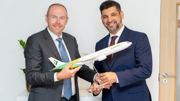 خلال الحدث طيران السلام تستأجر ثلاث طائرات من طراز إيرباص A330neo من شركة أفالون