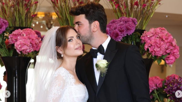 تفاصيل إطلالة إيدا إيسي نجمة مسلسل التفاح الحرام من اللبناني زهير مراد 