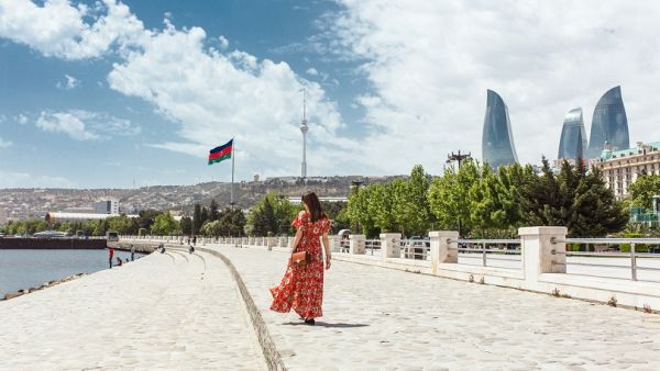 استكشف الحرف اليدوية وأسرار المدينة القديمة وأشهر المعالم التاريخية في أذربيجان احتفل بعطلة العيد واستمتع بقضاء أروع العطلات الصيفية في أرض النار مع فندق فورسيزونز باكو