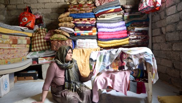  القافلة التي مساعدات إنسانية عبرت من حلب الواقعة في قبضة نظام الاسد والمليشيات الشيعية إلى شمال غرب سوريا