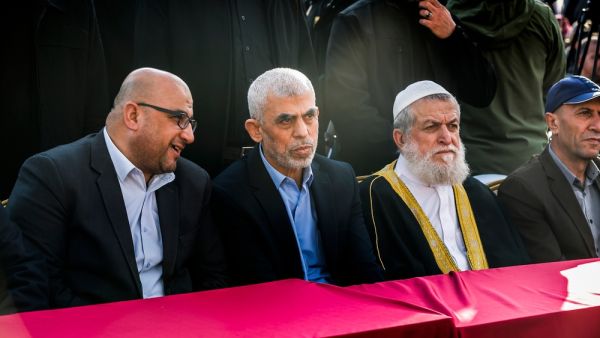 قادة حماس يستضيفون قادة الجهاد ثم يحاولون قتل ابناءهم