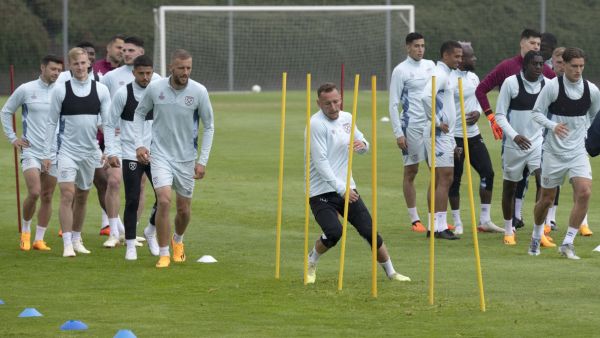 West Ham United's players attend a training session on the eve of the UEFA Europa Conference League 2022/23 final match between ACF Fiorentina and West Ham United FC on June 6, 2023 in Prague, Czech Republic. (Photo by Michal Cizek / AFP)