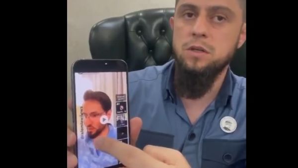وزير الإعلام الشيشاني يكشف عن محادثة مصورة تؤكد وجود تنسيق بين عبدالرازق وموميكا
