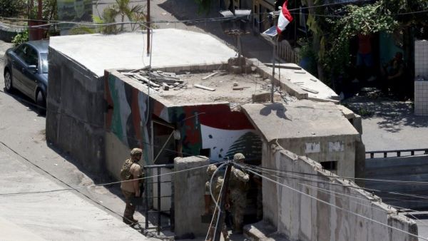 قوات لبنانية على مداخل عين الحلوة