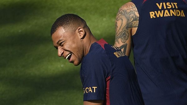 كيليان مبابي (Photo by JULIEN DE ROSA / AFP)