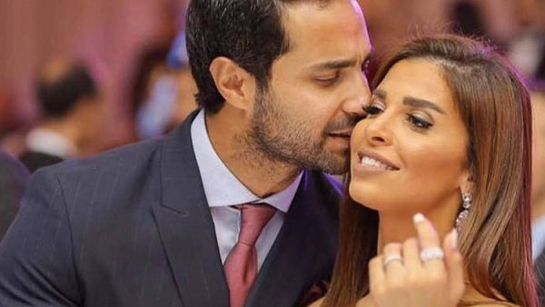 كريم فهمي و زوجته