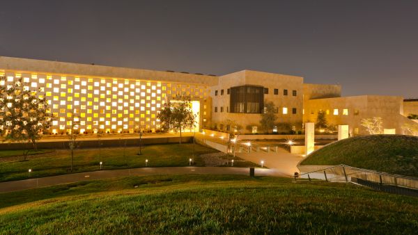 مطار حمد طلاب جامعة جورجتاون في مؤسسة قطر يجرون أول بحث إثنوغرافي عن مطار حمد