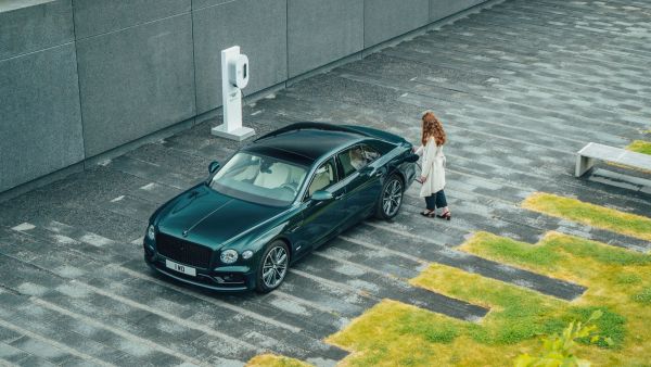 Flying Spur Hybrid. Luxury British marque posts six-monthly operating profits of €390 million