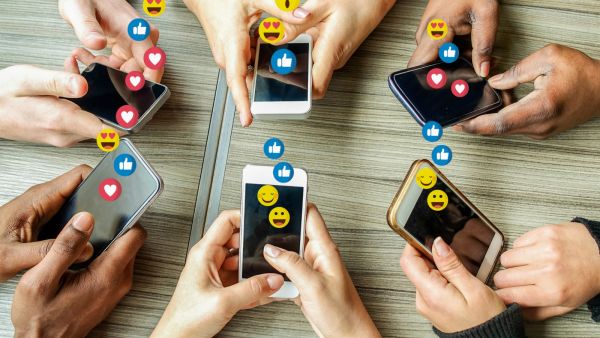 إدمان وسائل التواصل الاجتماعي الأعراض وطرق العلاج