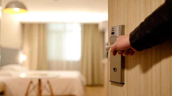 8 نصائح من فاستو شاسترا لتعزيز العلاقة في غرف النوم