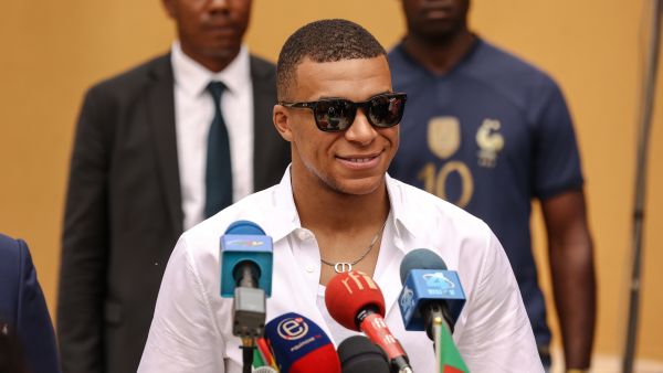كيليان مبابي (Photo by Daniel BELOUMOU OLOMO / AFP)