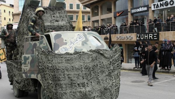  تمرير الدعم المالي والعسكري الإيراني إلى حد كبير إلى حزب الله من خلال فيلق القدس، الإيراني