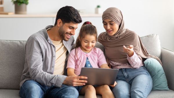 رسائل شهر جديد لأفراد العائلة والأصدقاء
