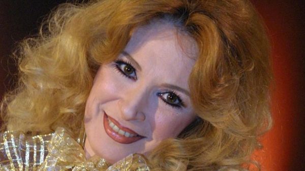 الفنانة الاستعراضية نيللي