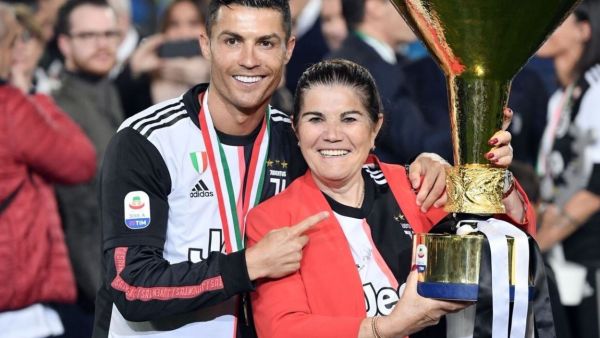  Ronaldo explained why he will never buy his mother a house (Twitter)