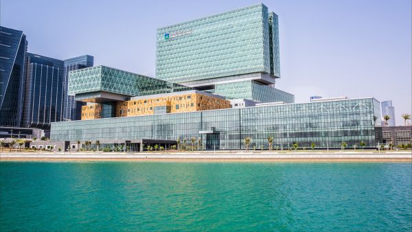قسم الطوارئ في كليفلاند كلينك أبوظبي يحصد مجدداً جائزة "لانترن" المرموقة من جمعية ممرضي الطوارئ