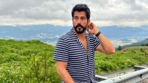  Burak Özçivit shared pictures documenting his trip to Egypt