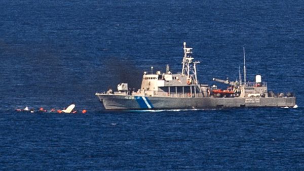 Migrant boat sinks in English channel