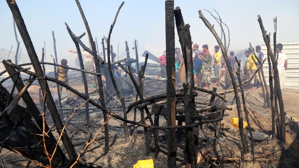 Fire engulfs in internally displaced Yemenis in the Khokha district of the western province of Hodeida, on May 12, 2022. AFP Camp fire in Yemen