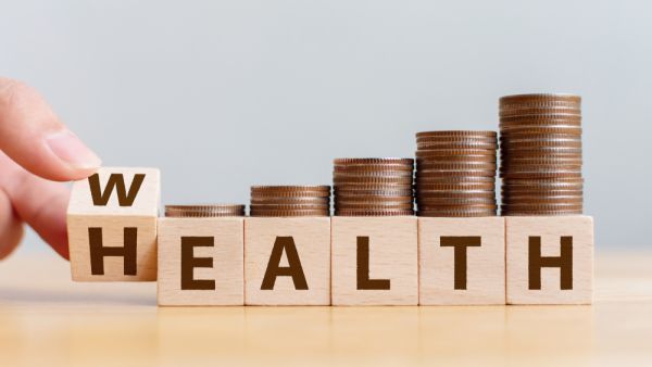 Strategies for building wealth: beyond paycheck dependency