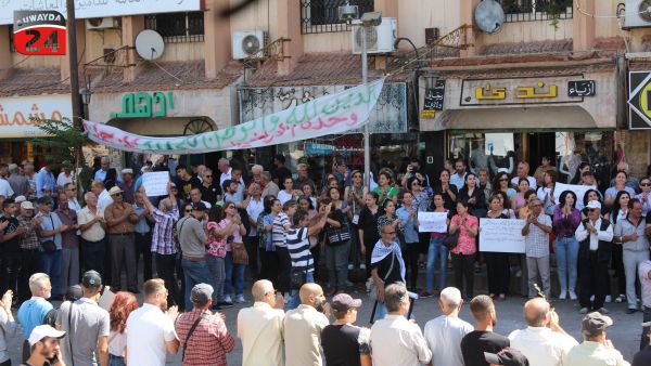  حراس وامنيون في مقر حزب البعث العربي الاشتراكي الحاكم في سورية هم من فتح النار على المتظاهرين 