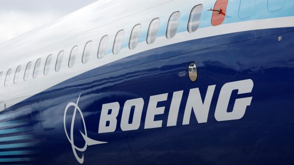 Boeing's ongoing challenges: navigating troubles throughout history