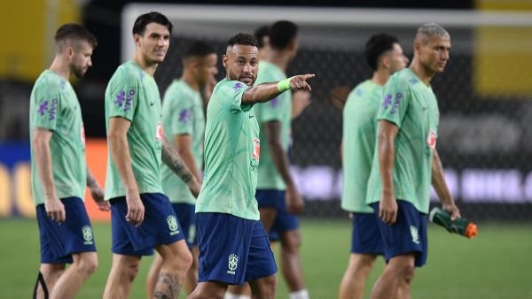 Brazil’s Neymar (C) participates in a training session at the Mangueirao stadium in Belem, Para State, Brazil, on September 7, 2023, on the eve of their 2026 FIFA World Cup Qualifier football match against Bolivia. (Photo by CARL DE SOUZA / AFP)