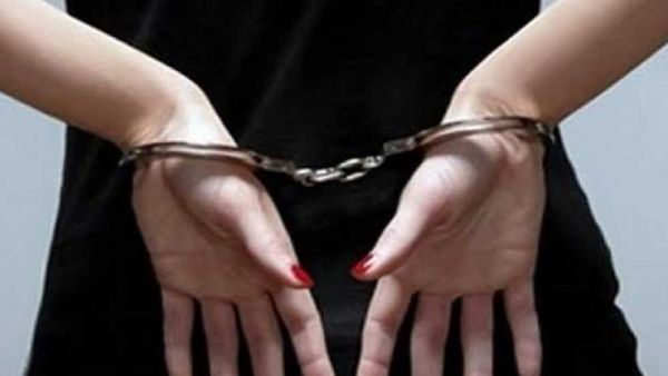 أم مصرية تقتل قتل طفلتيها خنقا وتحاول الانتحار