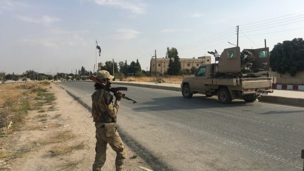  18 عسكريا سوريا بينهم ضباط في جيش النظام قتلو في عملية وصفت بـ النوعية